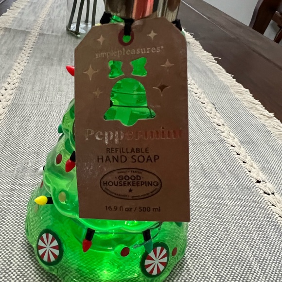 Hand Soap Dispenser: Christmas Tree Shaped Bottle Peppermint Soap New - Picture 3 of 3